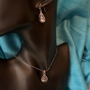 Necklace and earrings set